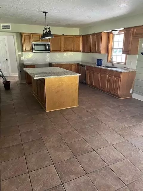 335 Walding Rd, Livingston, TX 77351