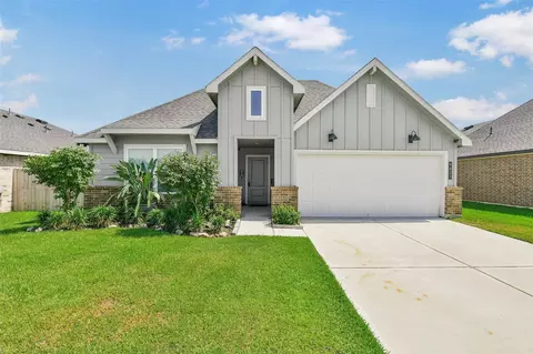 9621 Wall St, Texas City, TX 77591