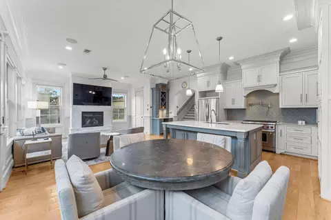 426 Marshall St, Houston, TX 77006