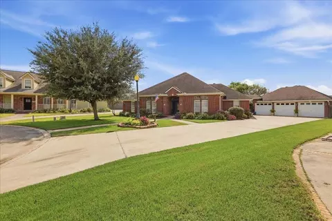 Exterior - 6320 Meadow Mist St, Orange, TX 77632 photo 2 of 6