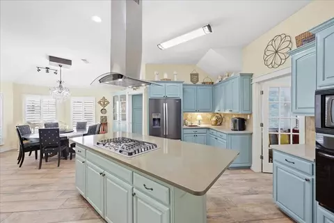 Kitchen - 6320 Meadow Mist St, Orange, TX 77632 photo 4 of 4
