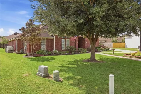 Exterior - 6320 Meadow Mist St, Orange, TX 77632 photo 3 of 6