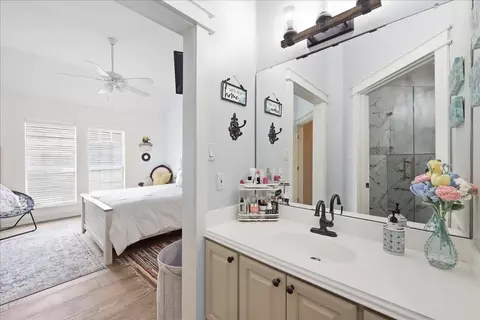 Bath - 6320 Meadow Mist St, Orange, TX 77632 photo 3 of 4