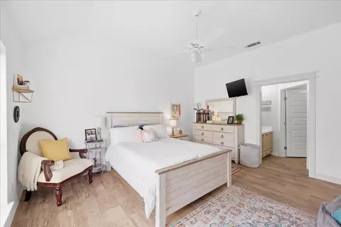 Bedroom - 6320 Meadow Mist St, Orange, TX 77632 photo 4 of 4