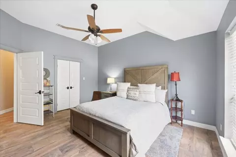 Bedroom - 6320 Meadow Mist St, Orange, TX 77632 photo 2 of 4