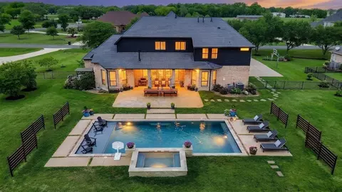 8906 Majesty Ln, Richmond, TX 77469