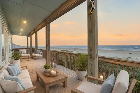 23110 Gulf Dr, Galveston, TX 77554