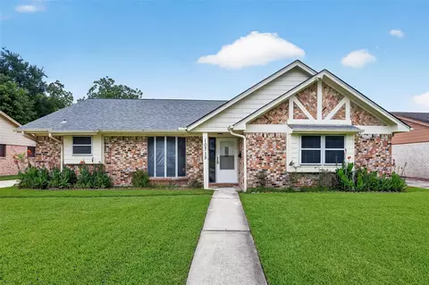 10715 Sagewind Dr, Houston, TX 77089