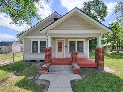 7818 Dixie Dr, Houston, TX 77087