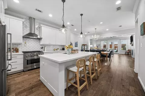 118 E 27th St #B, Houston, TX 77008