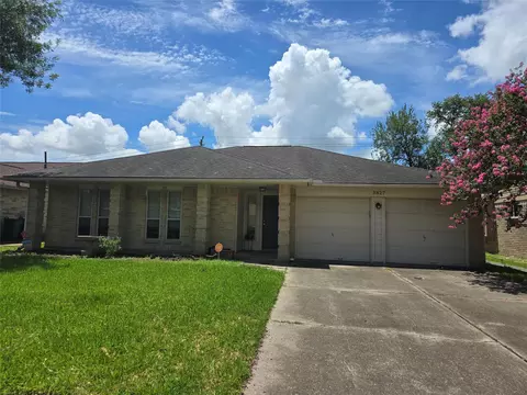 3827 Pecan Cir, La Porte, TX 77571