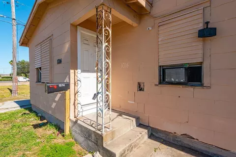 1014 48th St, Galveston, TX 77551