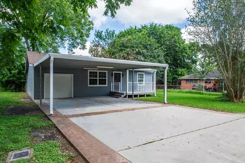 1323 S Beauregard St, Alvin, TX 77511