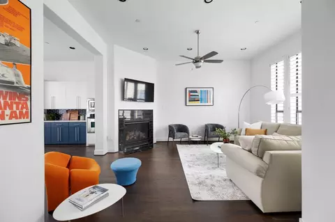 2105 Woodhead St, Houston, TX 77019