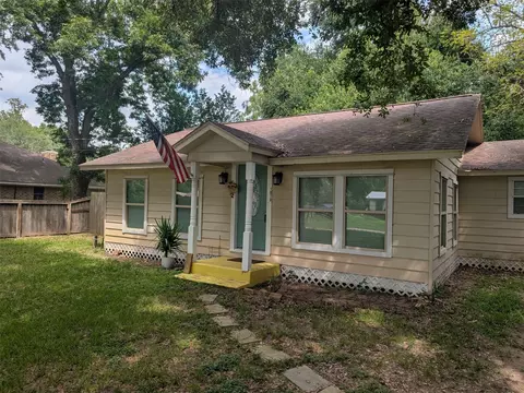 1910 Reese St, Liberty, TX 77575