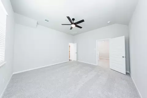 Bedroom - 2340 Pipefish Dr, Conroe, TX 77384 photo 2 of 5
