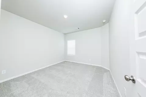 Bedroom - 2340 Pipefish Dr, Conroe, TX 77384 photo 3 of 5