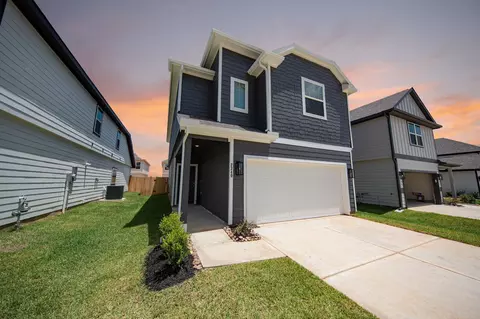 Exterior - 2340 Pipefish Dr, Conroe, TX 77384 photo 2 of 5
