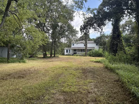 2529 Commerce St, Liverpool, TX 77577