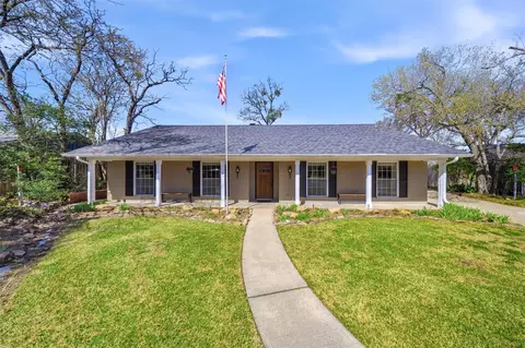 2705 Wood Cliff Ct, College Station, TX 77845