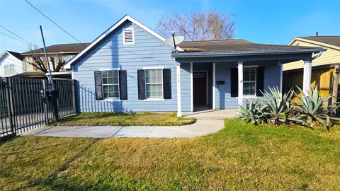 114 Delaney St, Houston, TX 77009