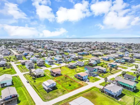 4110 Hardin Dr, Galveston, TX 77554