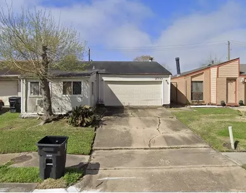 11710 Bob White Dr, Houston, TX 77035
