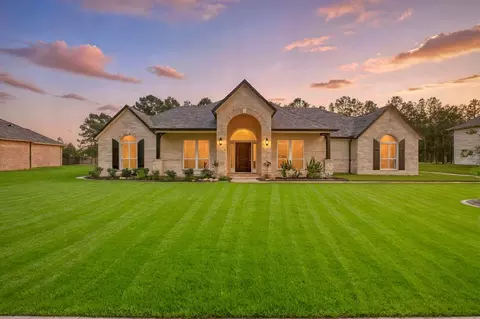 16438 Stonewall St, Conroe, TX 77303