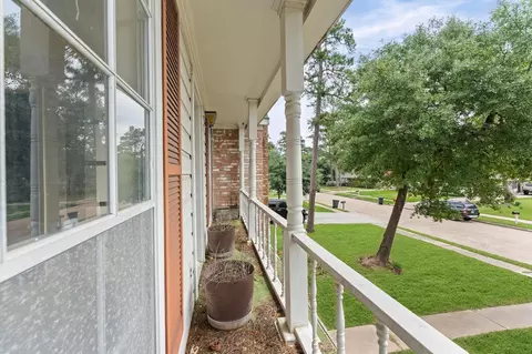 Exterior - 9634 Dornoch Dr, Spring, TX 77379 photo 5 of 7