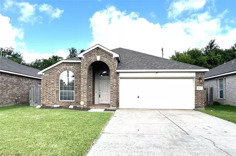 8603 W Highlands Xing, Highlands, TX 77562