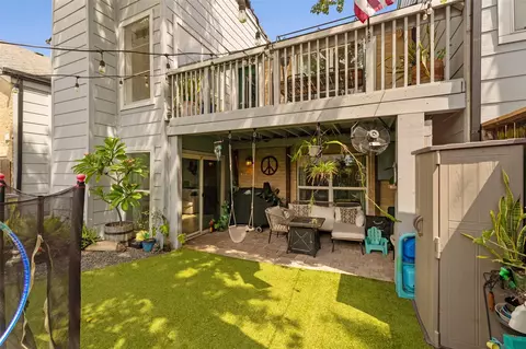 735 Worthshire St, Houston, TX 77008