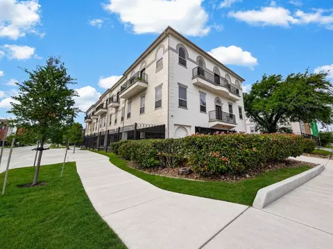 5801 Winsome Ln #202, Houston, TX 77057