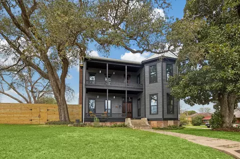 602 S Market St, Brenham, TX 77833