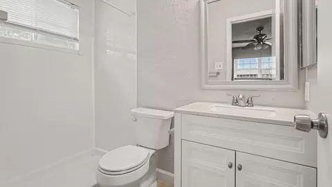 Bath - 4423 Rosegate Dr, Spring, TX 77373 photo 2 of 2