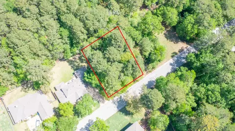 275 Broadmoor Dr, Huntsville, TX 77340