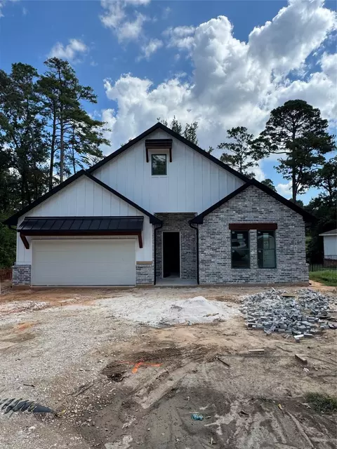 Exterior - 111 Rolling Hills Dr, Conroe, TX 77304 photo 2 of 5