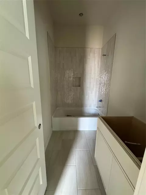 Bath - 111 Rolling Hills Dr, Conroe, TX 77304 photo 1 of 1