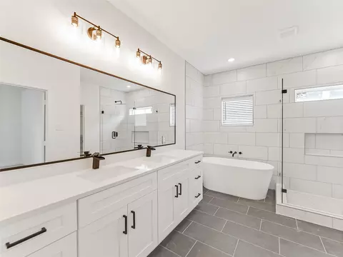 Bath - 25701 John Wayne Rd, Splendora, TX 77372 photo 2 of 5