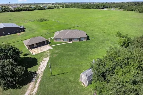 329 Gou Hole Rd, Cove, TX 77523