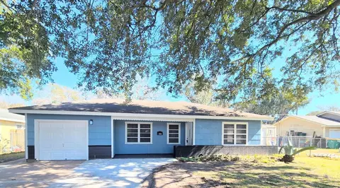 1103 W Camp Cir, La Marque, TX 77568