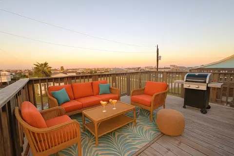 511 Caisson St, Surfside Beach, TX 77541