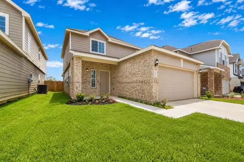 Exterior - 4910 Blue Jacaranda Way, Spring, TX 77373 photo 2 of 4