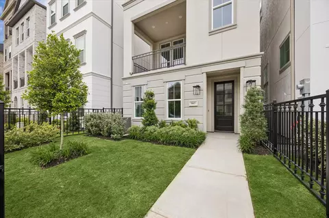 3707 Somerset York Ln, Houston, TX 77055