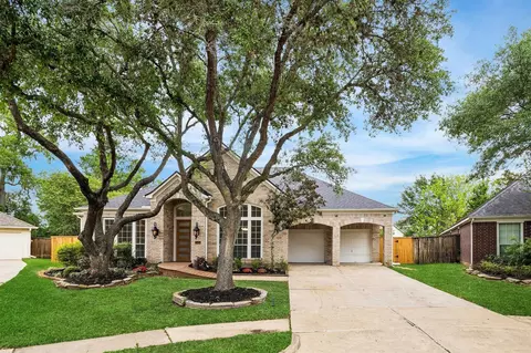 7503 Northwoods Dr, Sugar Land, TX 77479