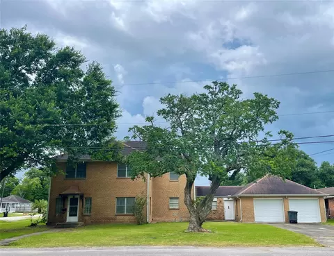 1720 Elm St, Bay City, TX 77414