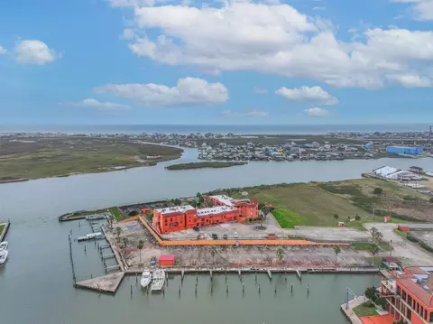 411 Sailfish St #104, Freeport, TX 77541