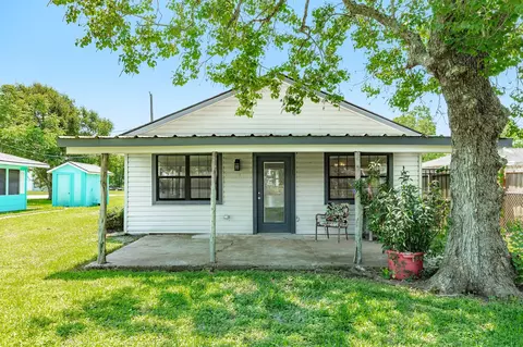 Exterior - 123 County Road 458d Dr, Angleton, TX 77515 photo 3 of 7