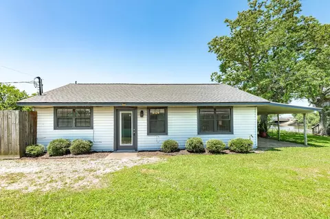 Exterior - 123 County Road 458d Dr, Angleton, TX 77515 photo 1 of 7