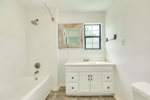 Bath - 123 County Road 458d Dr, Angleton, TX 77515 photo 1 of 1