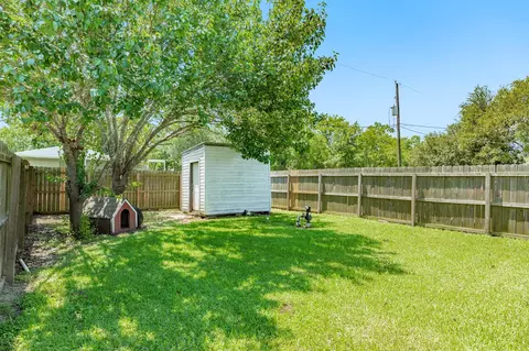Exterior - 123 County Road 458d Dr, Angleton, TX 77515 photo 6 of 7